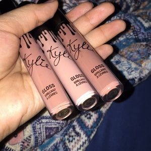 Like, literally, so cute gloss set!!